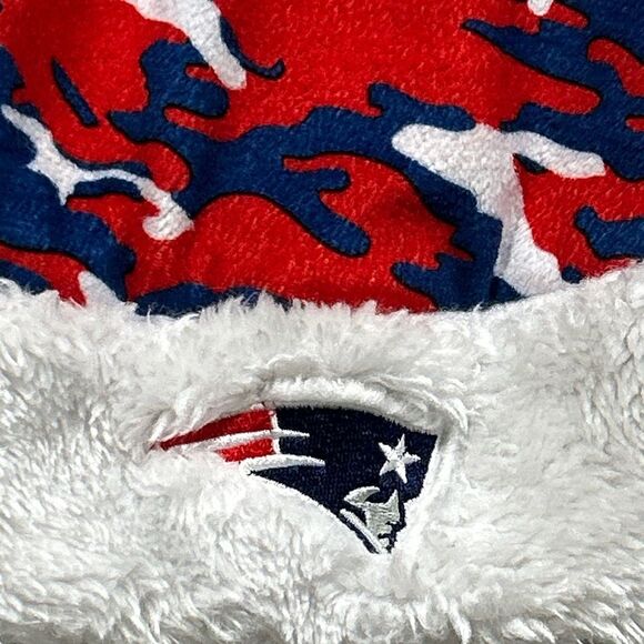 New England Patriots Christmas Hat - EUC - Picture 2 of 4